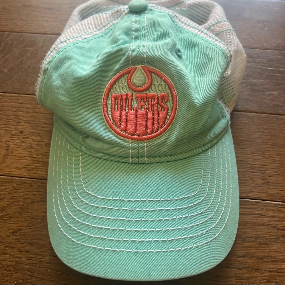 Oilers Hat - Picture 3 of 10